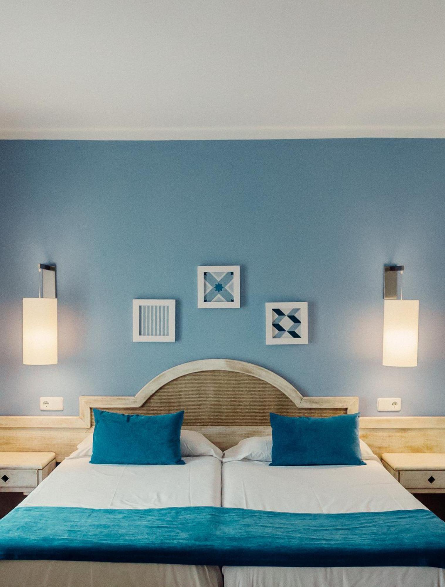 Hostal Hpc Porto Colom Экстерьер фото